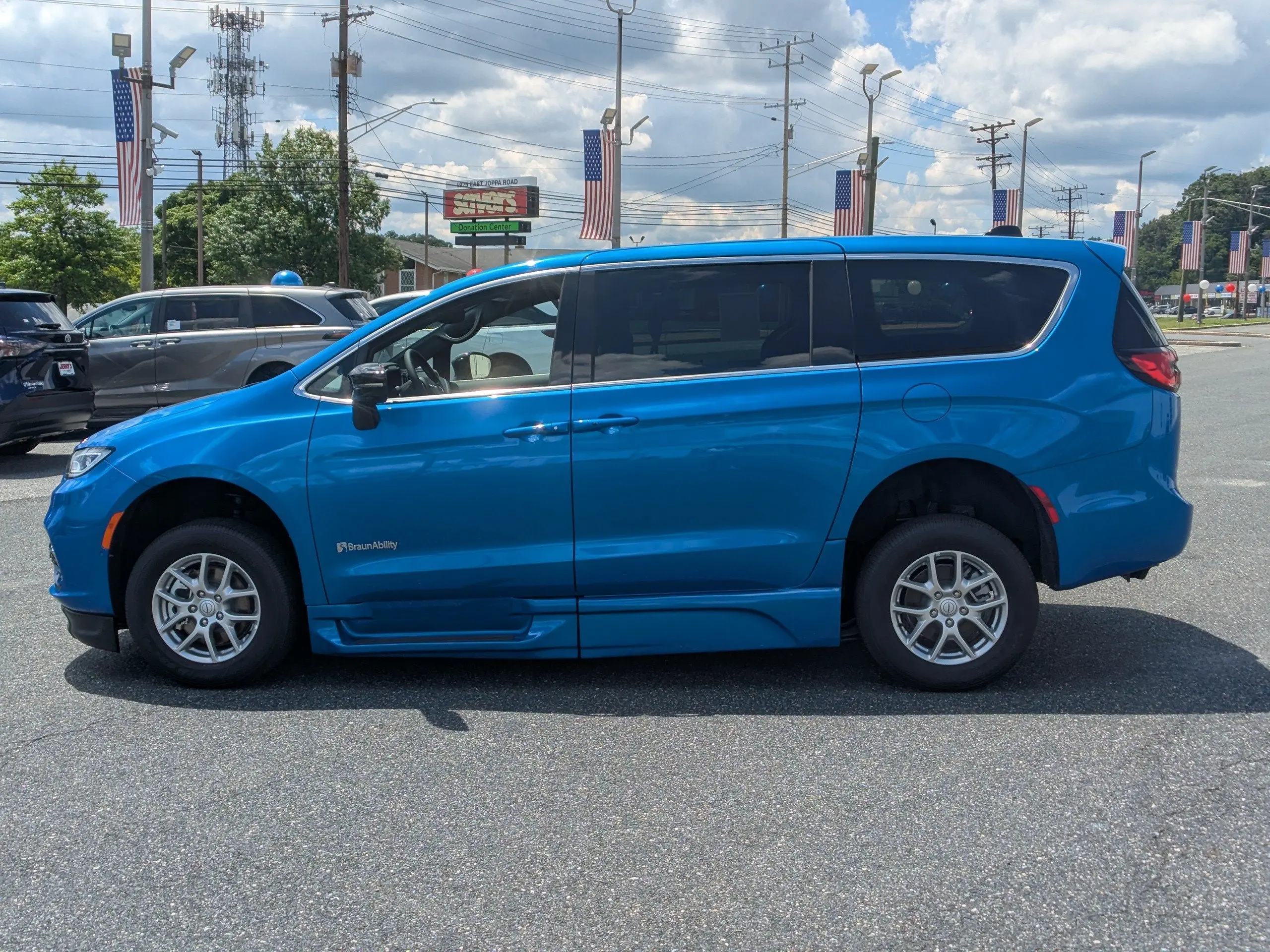 2026 Chrysler Pacifica Select photo 5