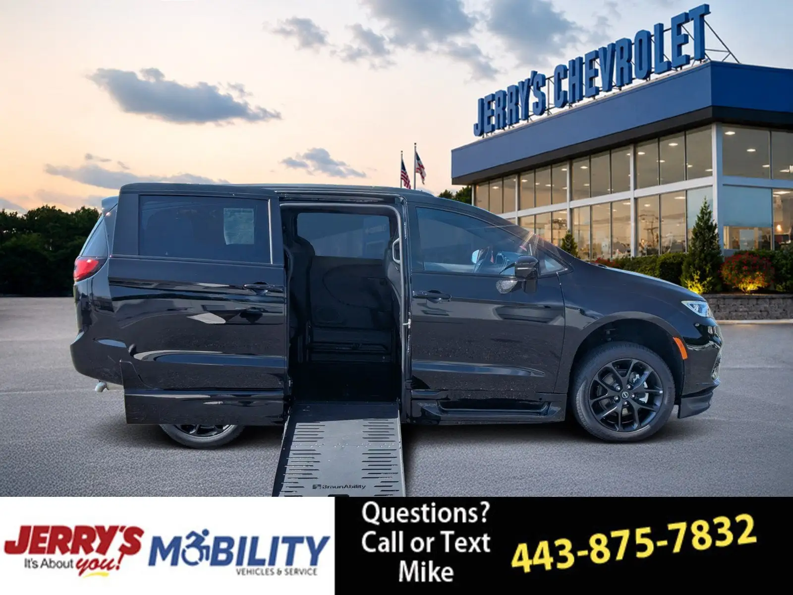2026 Chrysler Pacifica Select photo 1