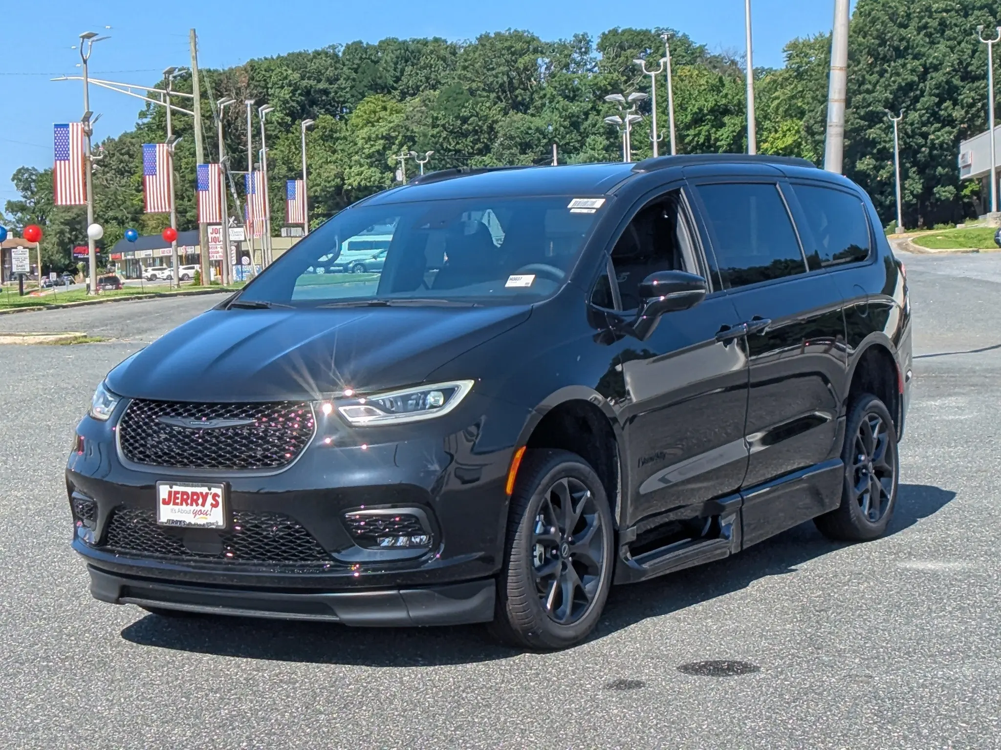 2026 Chrysler Pacifica Select photo 4