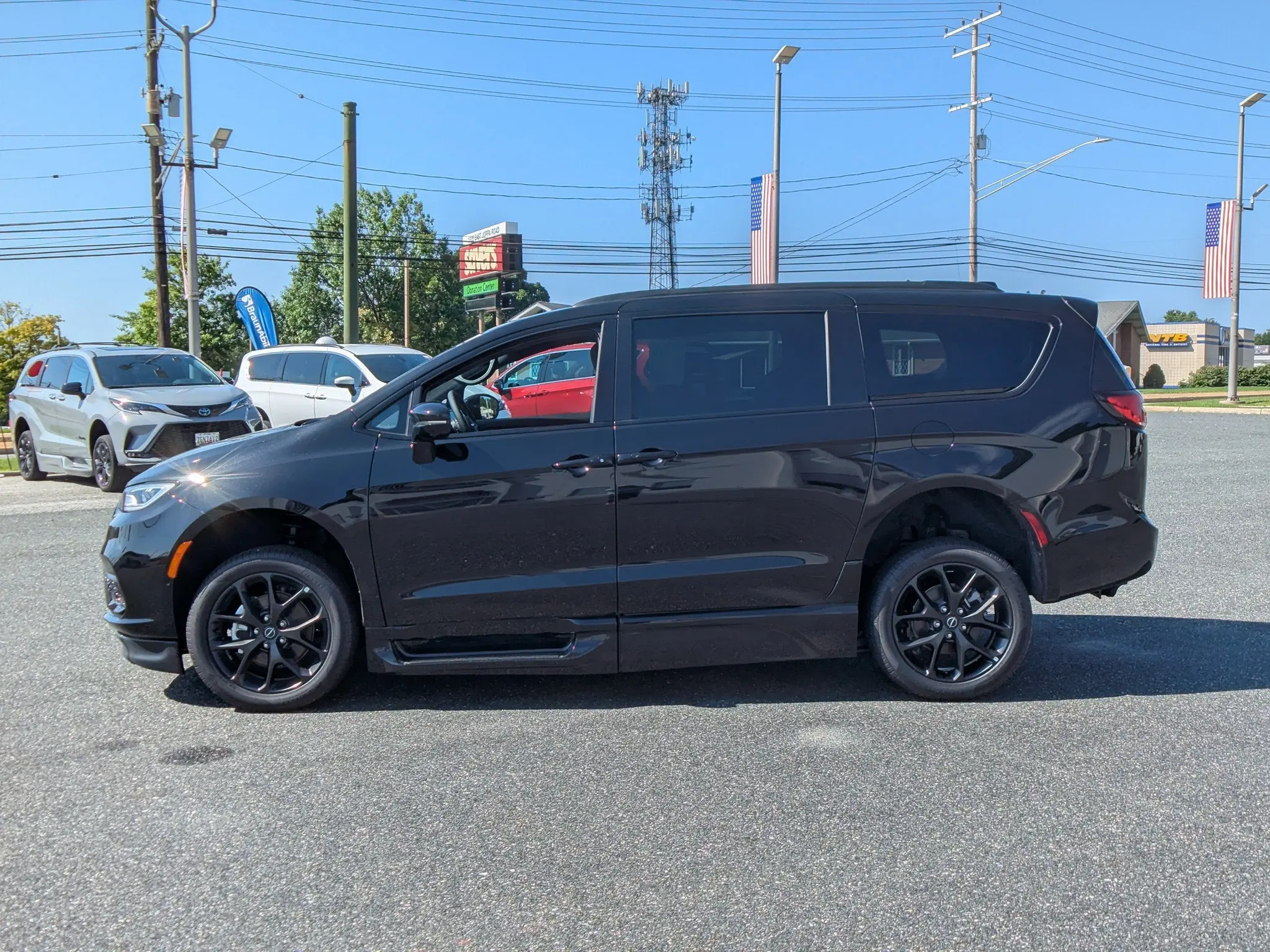 2026 Chrysler Pacifica Select photo 5