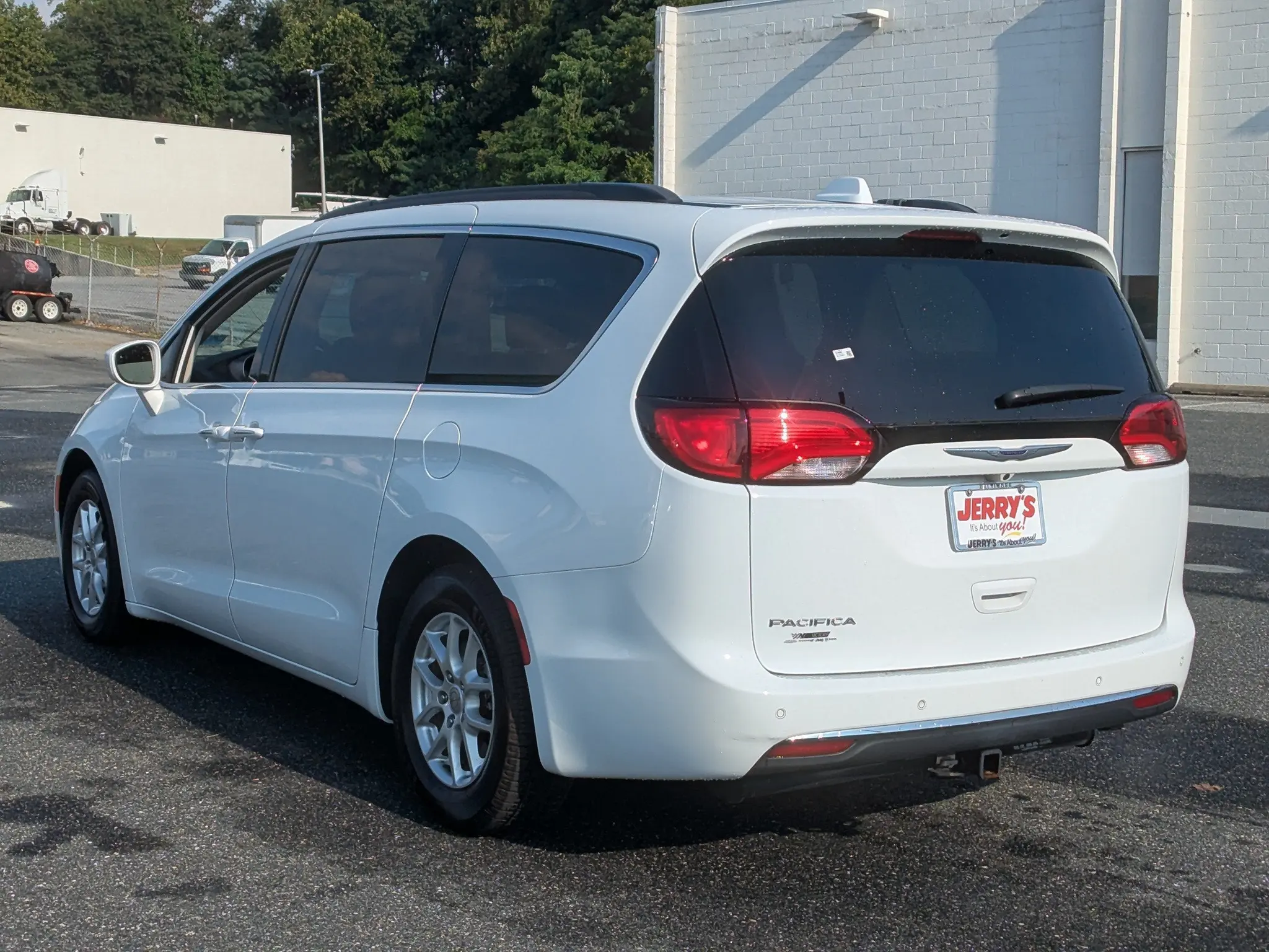 2020 Chrysler Pacifica Touring photo 5