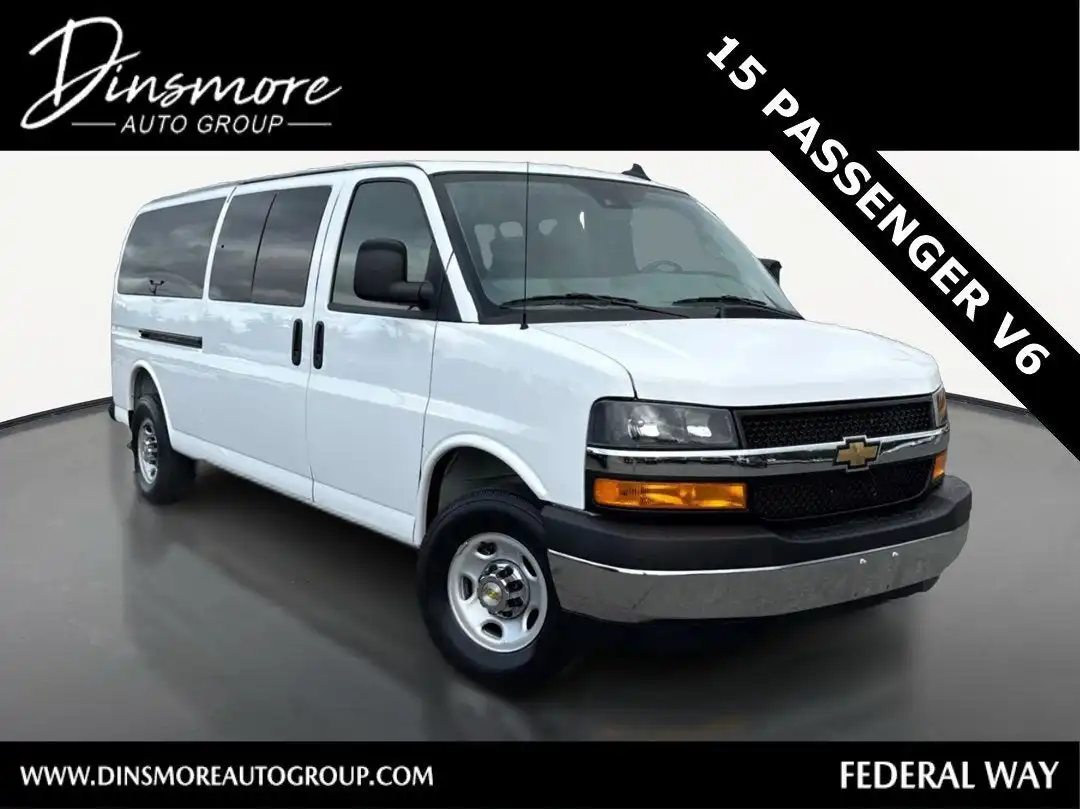 2025 Chevrolet Express 3500 LT Extended's photo