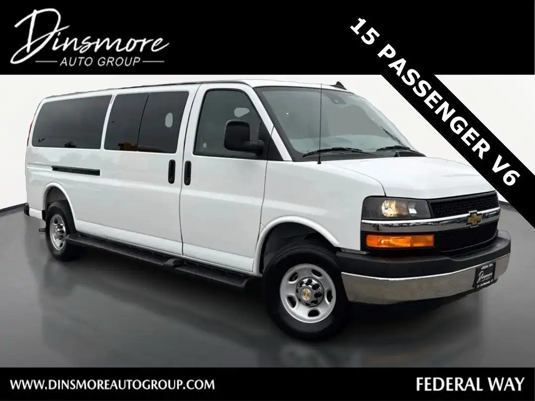 2025 Chevrolet Express 3500 LT Extended's photo