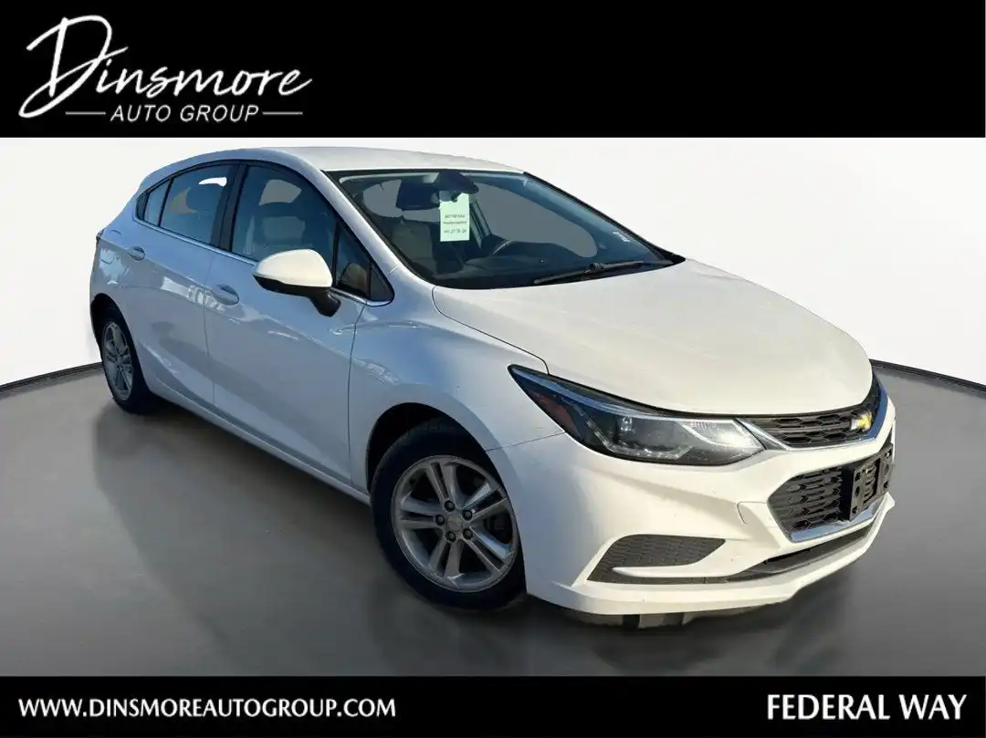 2017 Chevrolet Cruze LT Hatchback Auto's photo