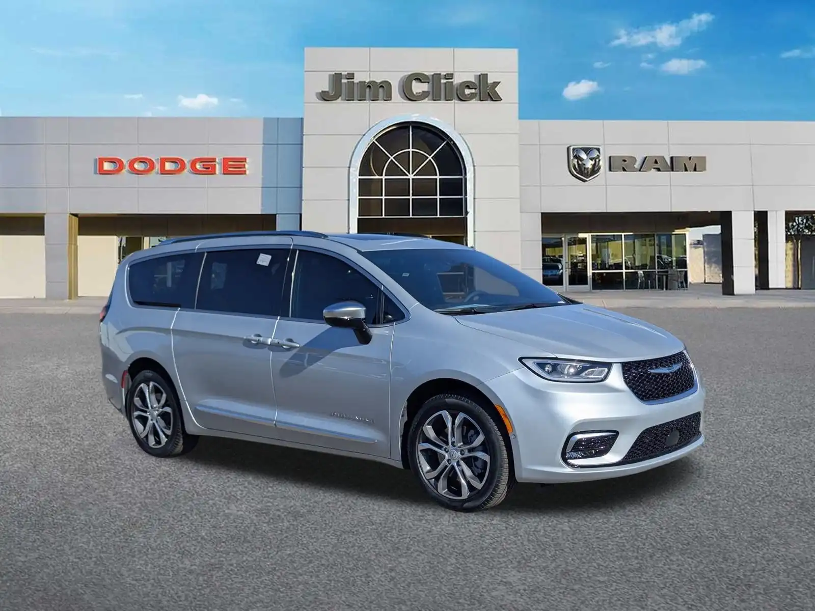 2026 Chrysler Pacifica Pinnacle AWD's photo