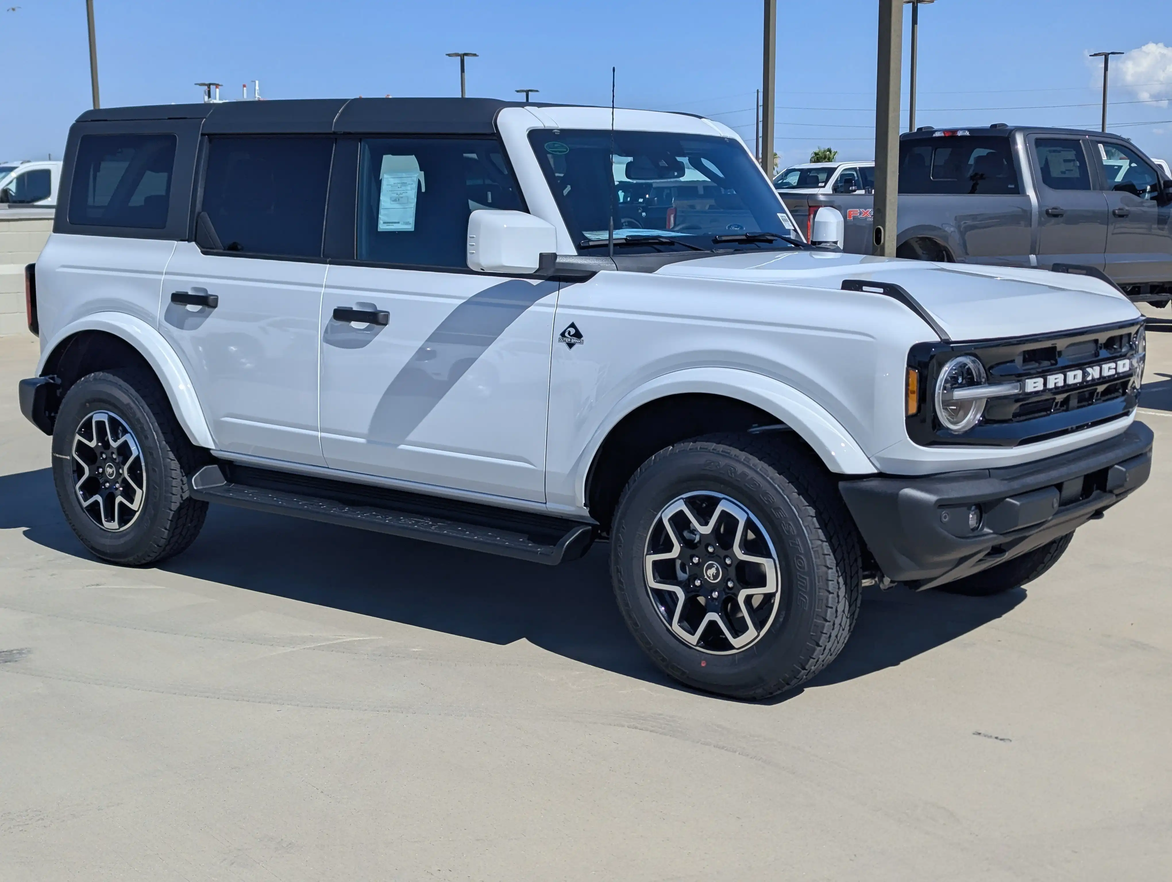 2026 Ford Bronco Outer Banks 4x4's photo