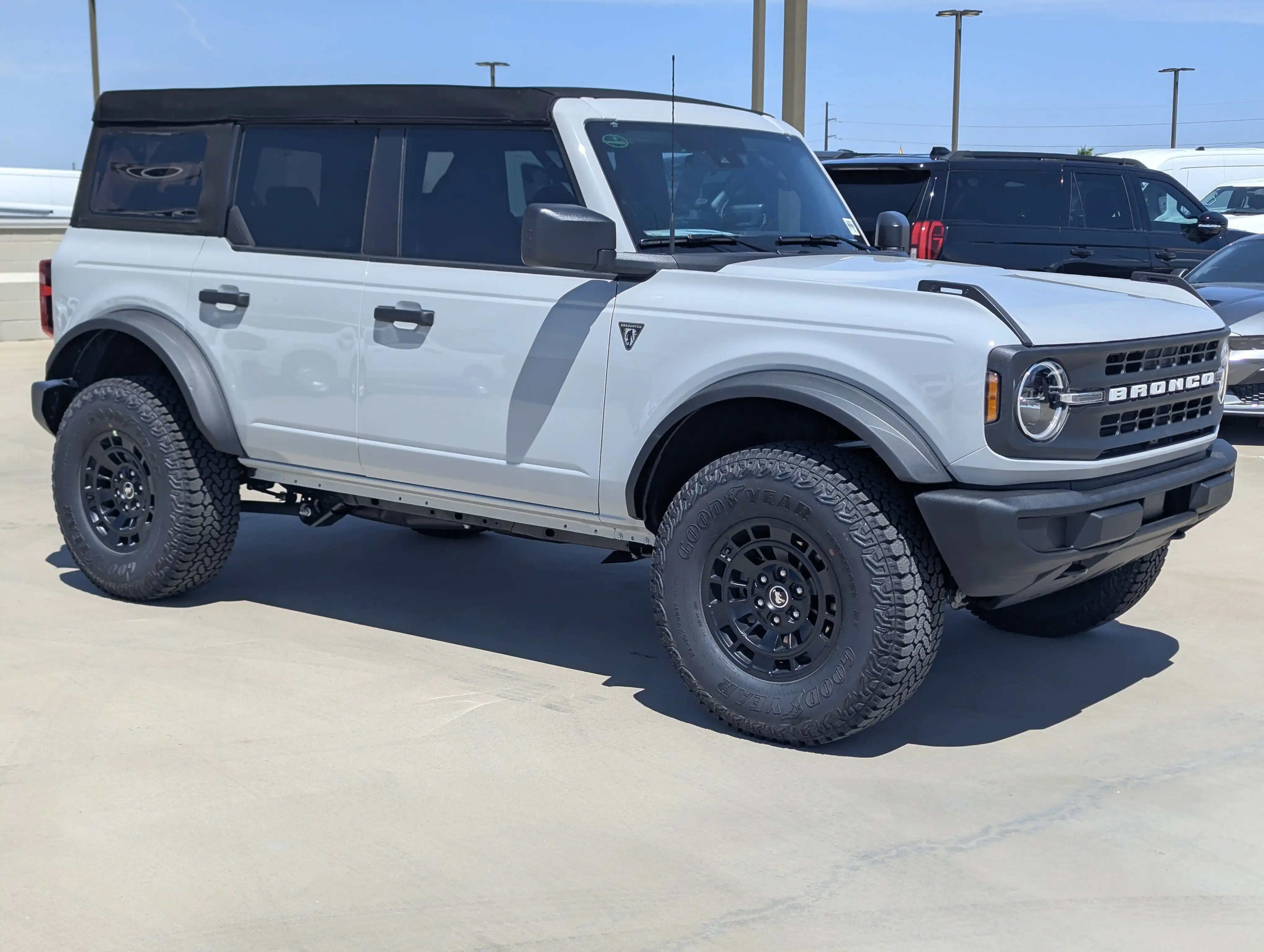 2026 Ford Bronco Base 4x4's photo
