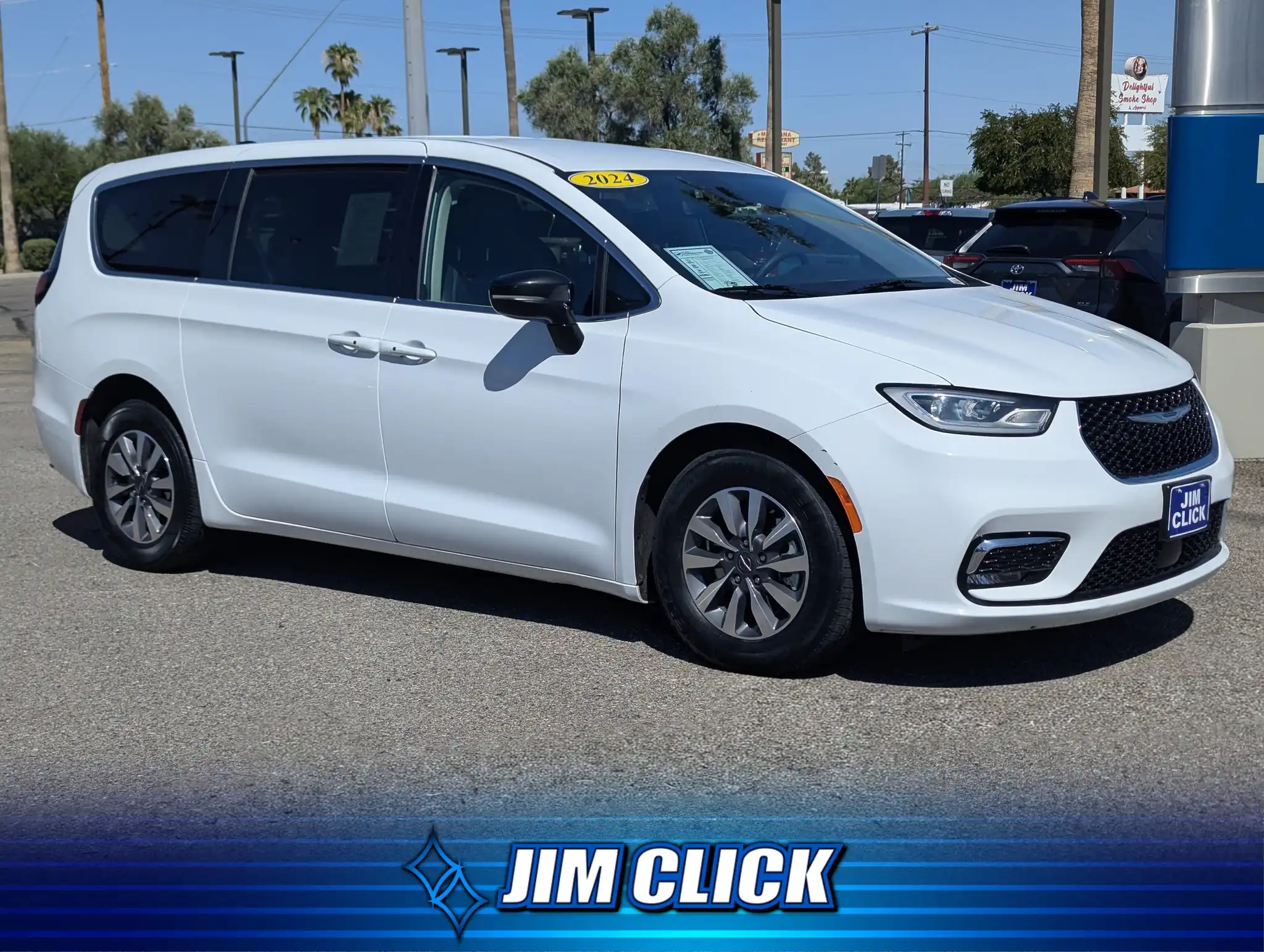 2024 Chrysler Pacifica Hybrid PHEV Select's photo