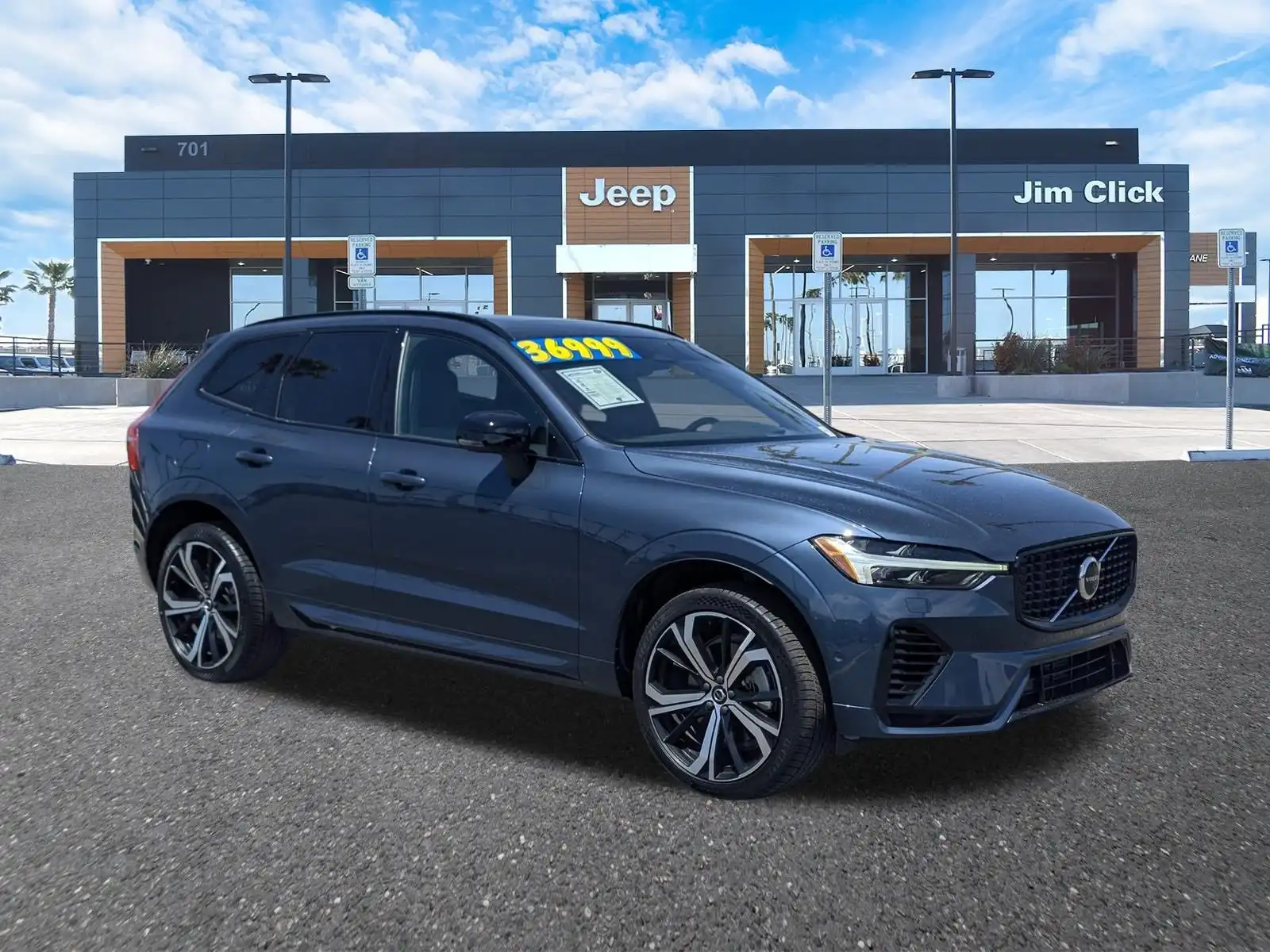 2022 Volvo XC60 T8 Recharge R-Design PHEV AWD's photo