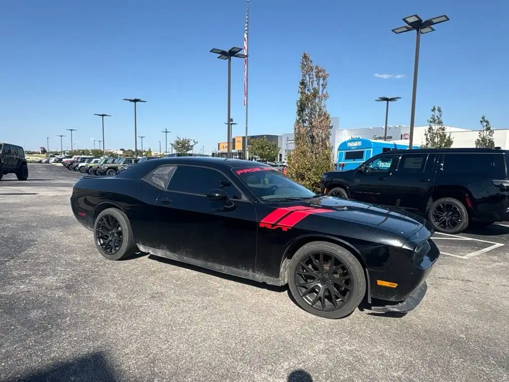 2014 Dodge Challenger R/T Plus's photo