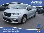 2024 Chrysler Pacifica Touring L's photo