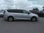 2024 Chrysler Pacifica Touring L photo 5
