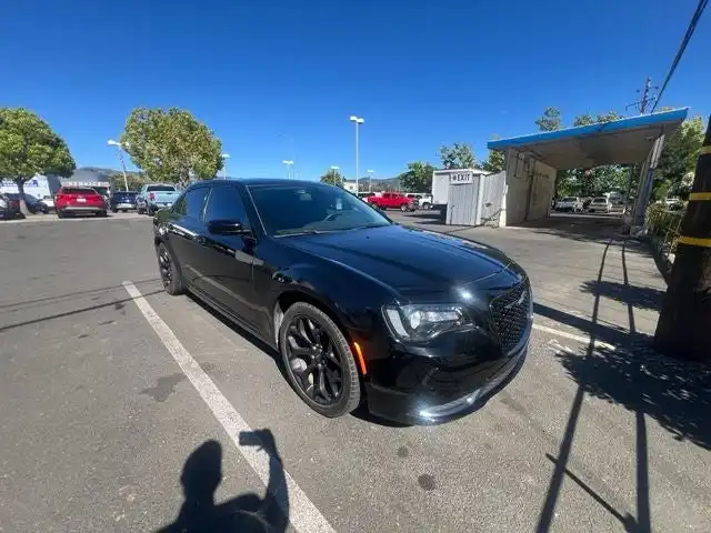 2019 Chrysler 300 Touring's photo