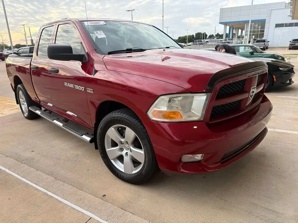 2012 RAM 1500 Express 4x4 Quad Cab photo 3
