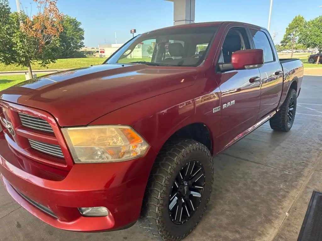 2010 RAM 1500 Sport 4x4 Crew Cab's photo