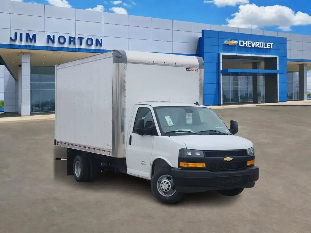2024 Chevrolet Express 4500 159 WB's photo