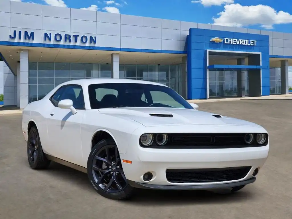 2023 Dodge Challenger SXT Auto's photo