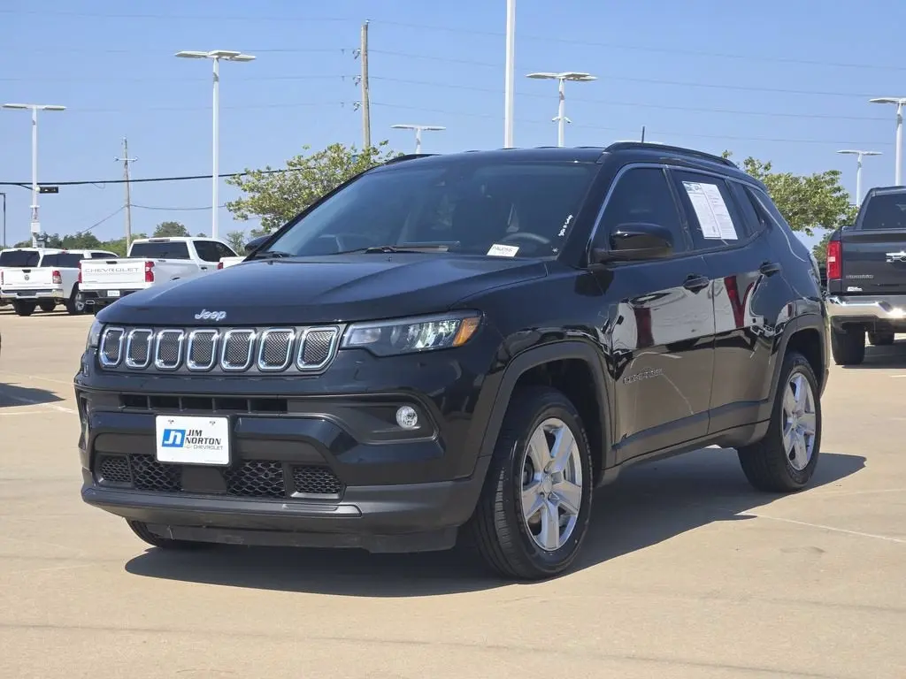 2022 Jeep Compass Latitude 4WD photo 3