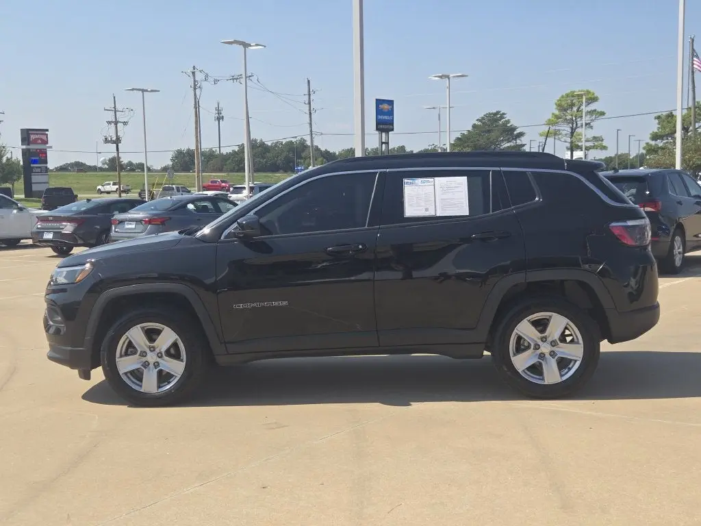 2022 Jeep Compass Latitude 4WD photo 4