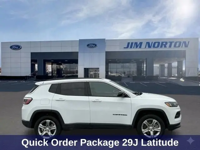 2024 Jeep Compass Latitude 4X4 photo 3