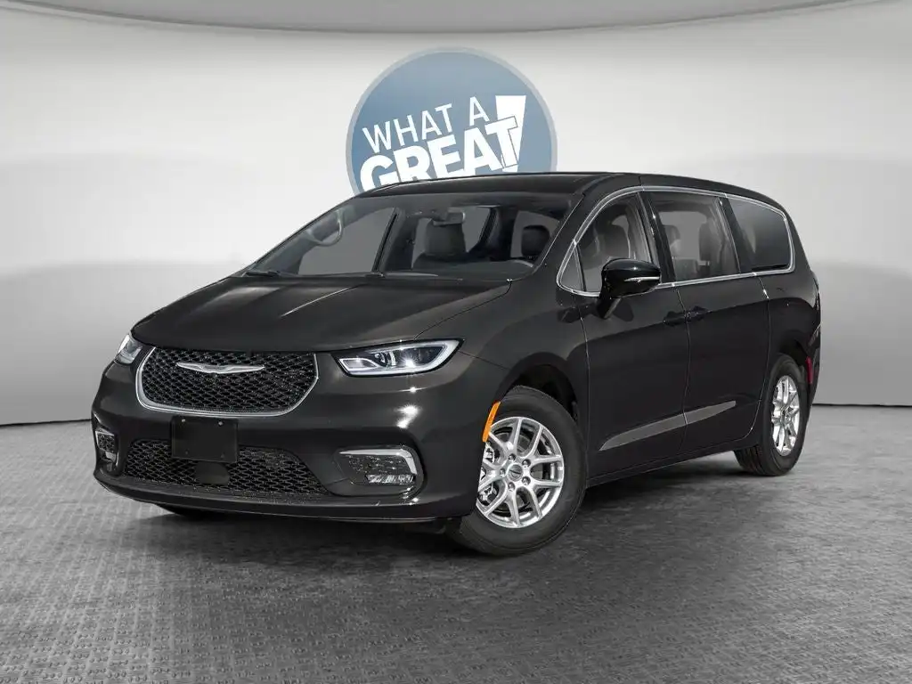 2025 Chrysler Pacifica Select AWD's photo