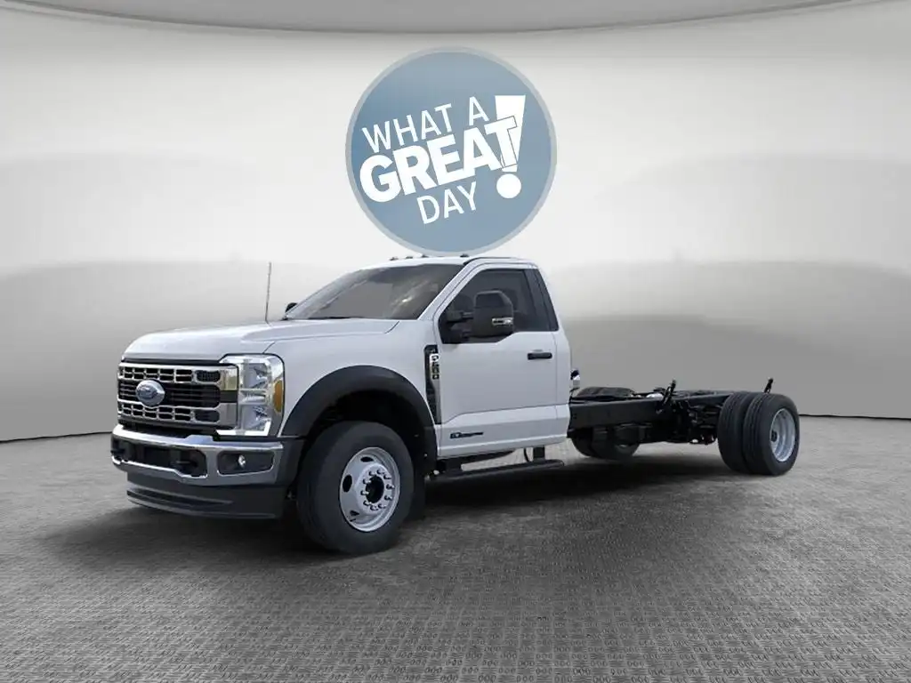 2026 Ford F-600 XL 4WD Regular Cab DRW 205 in's photo