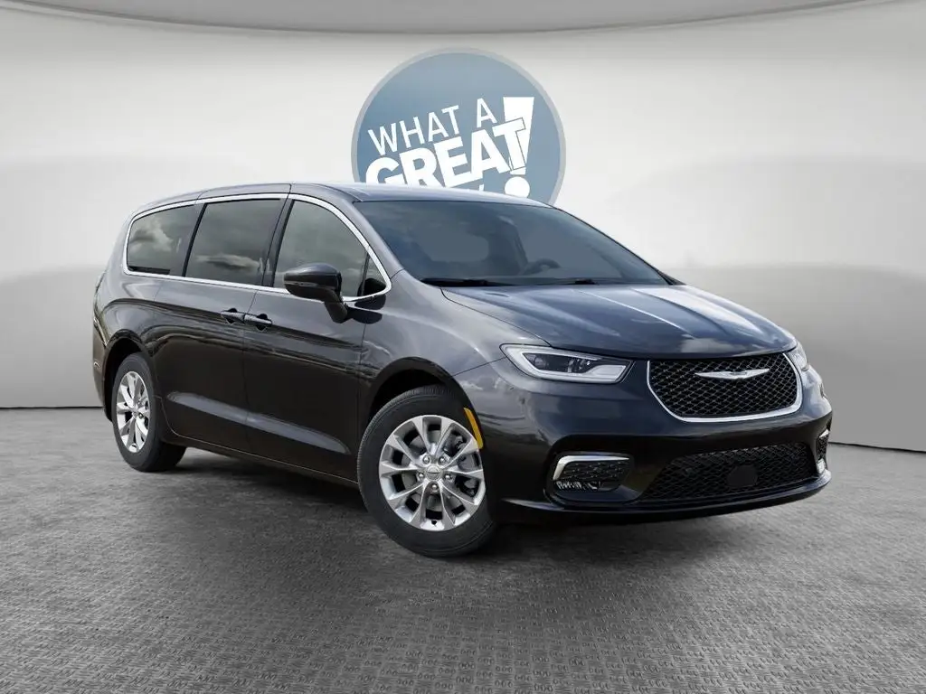 2026 Chrysler Pacifica Select AWD photo 1