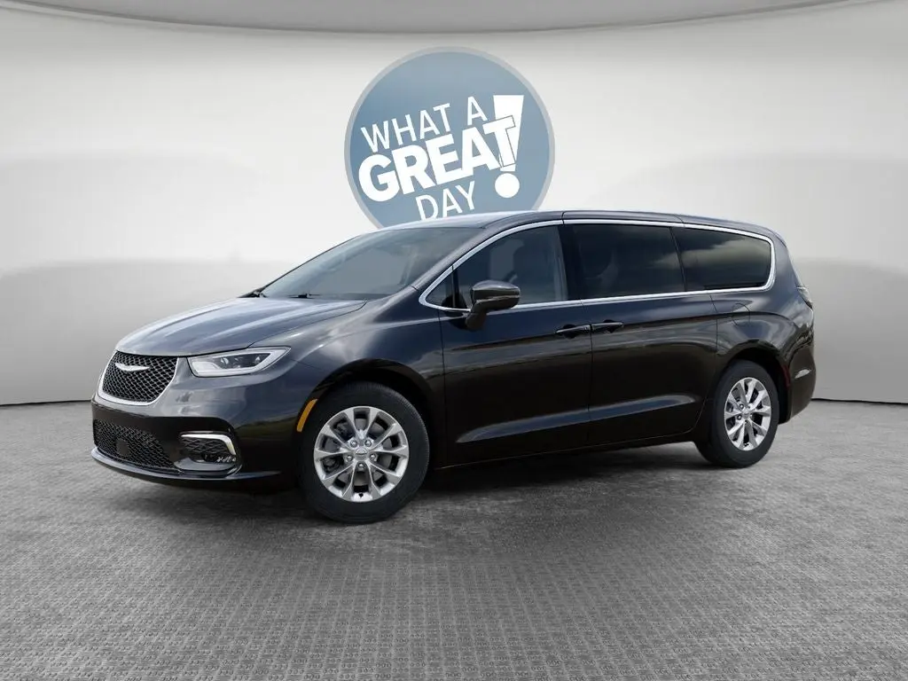 2026 Chrysler Pacifica Select AWD photo 3