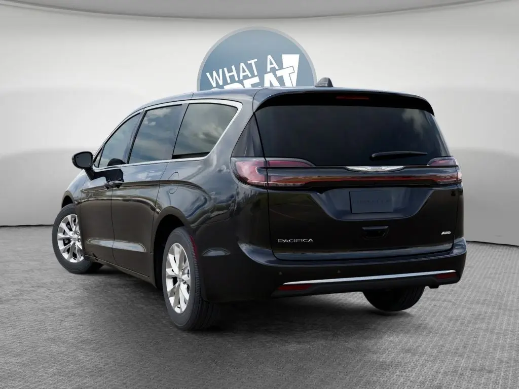 2026 Chrysler Pacifica Select AWD photo 4