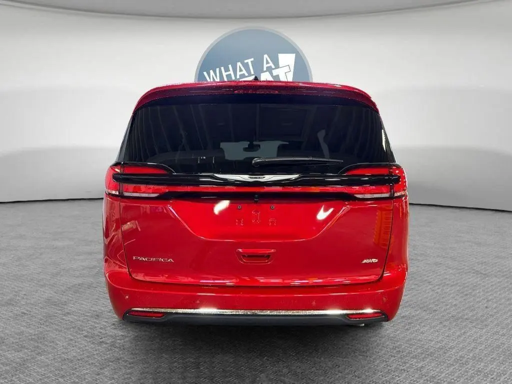 2026 Chrysler Pacifica Select AWD photo 5