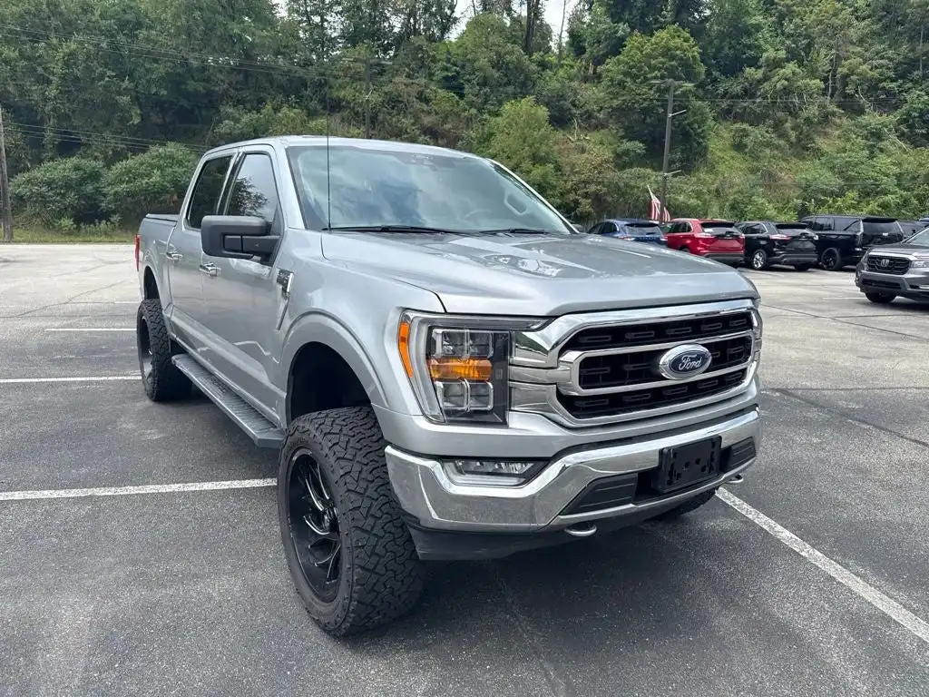 2021 Ford F-150 XLT 4WD SuperCrew 145 in's photo