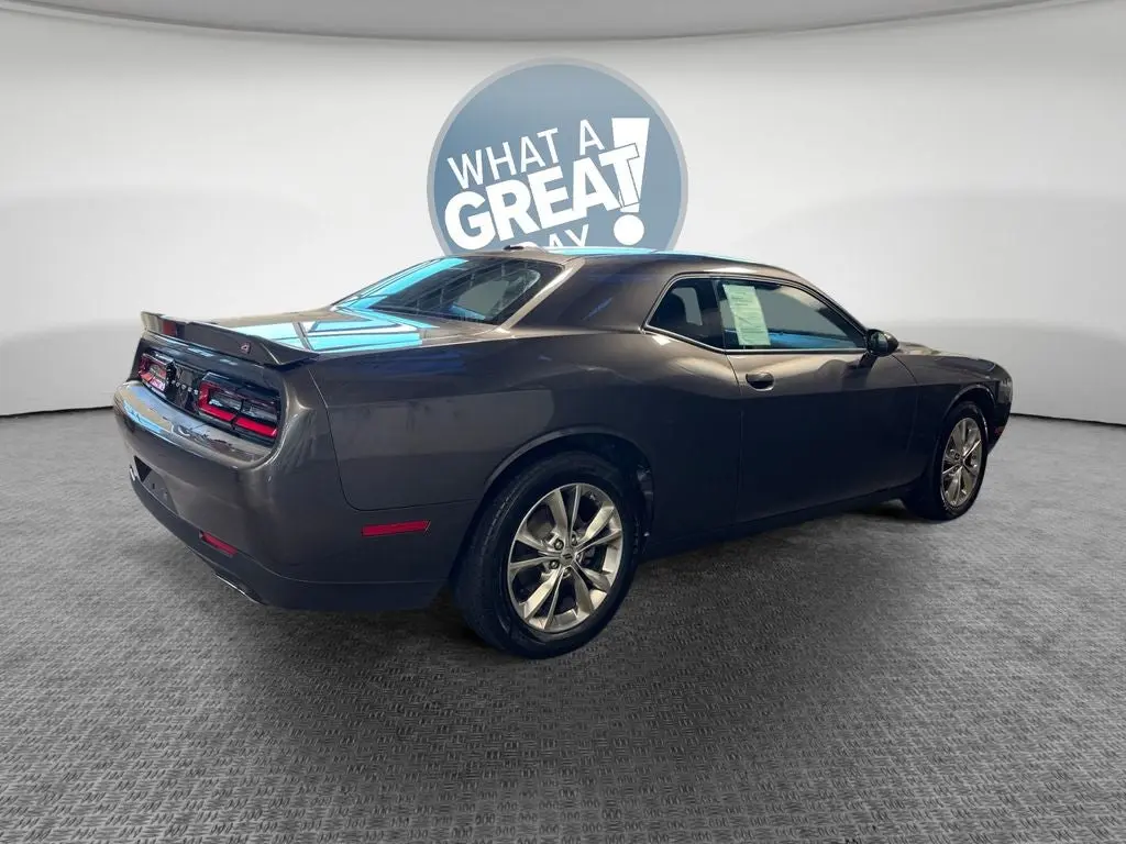 2023 Dodge Challenger SXT AWD Auto photo 3