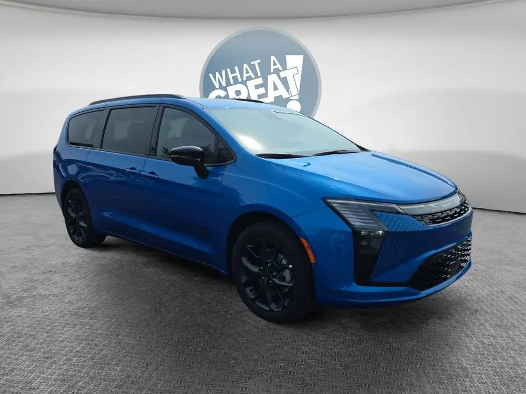 2027 Chrysler Pacifica Select AWD's photo