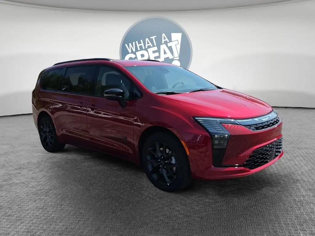 2027 Chrysler Pacifica Select AWD's photo