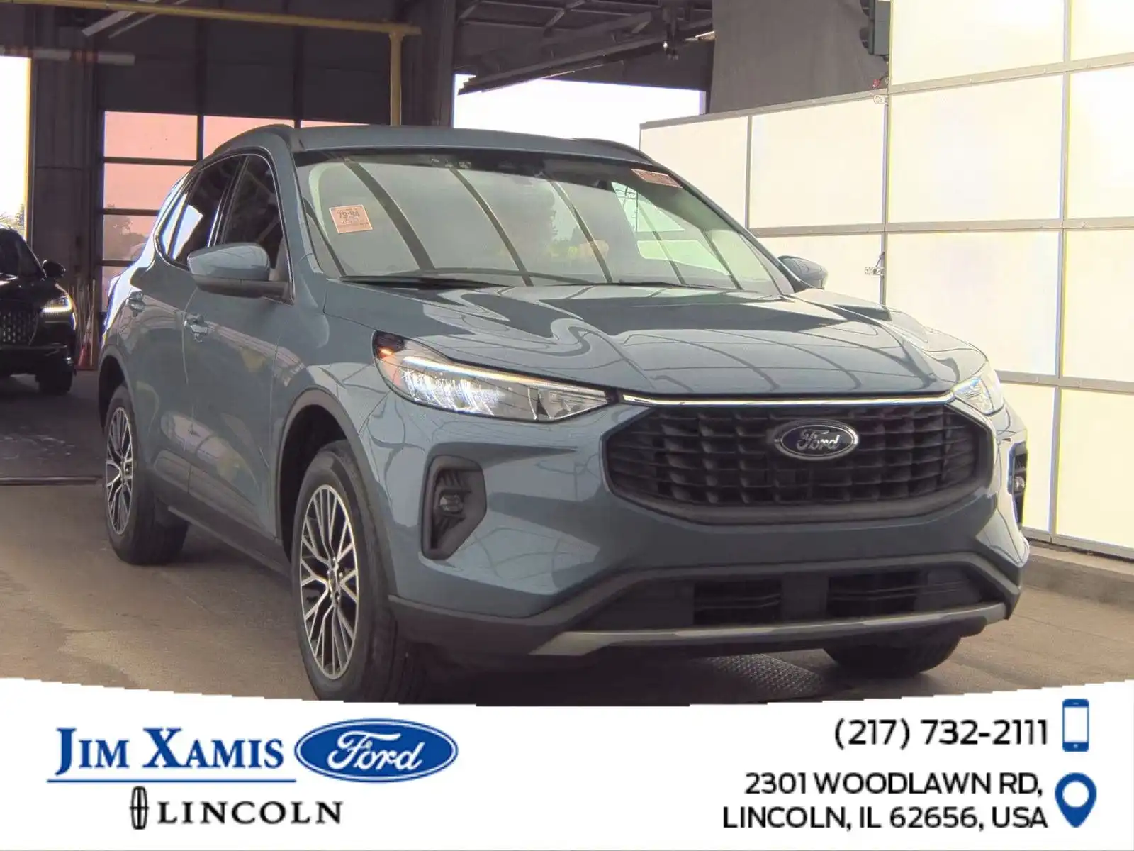 2025 Ford Escape Plug-in FWD's photo