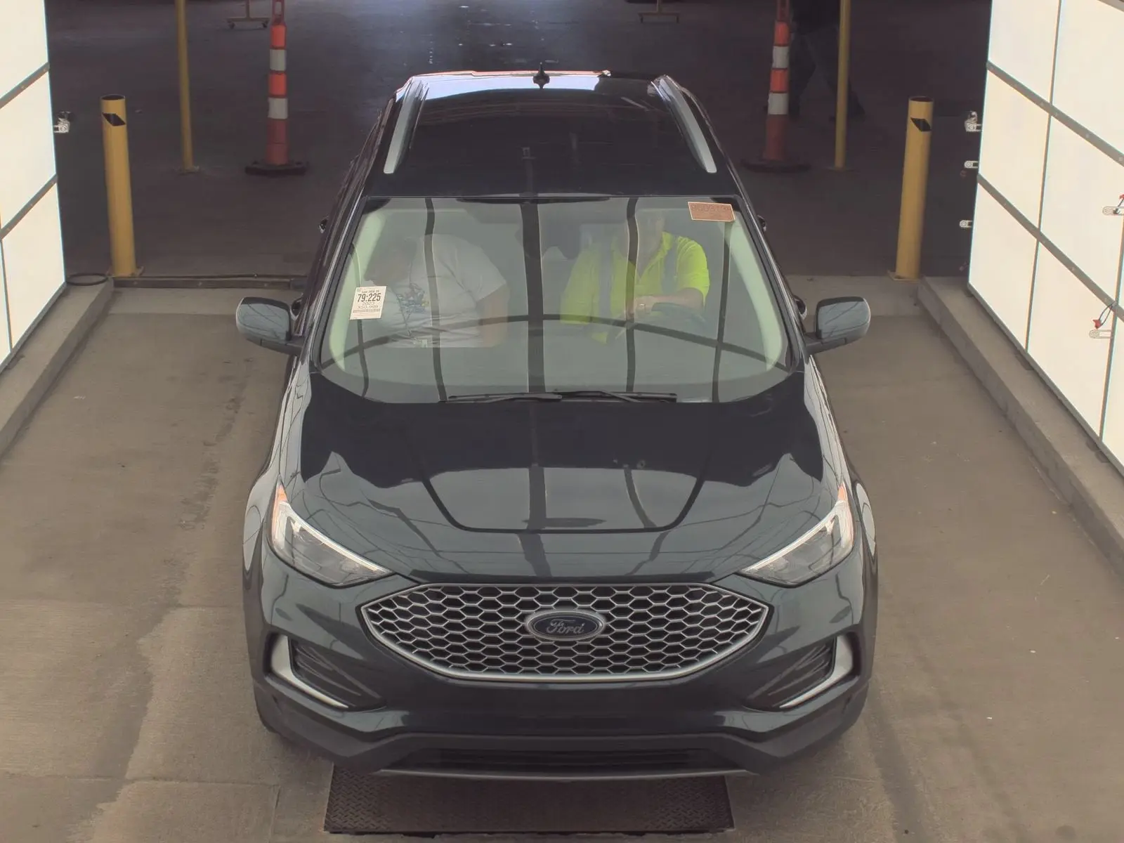 2023 Ford Edge SEL AWD photo 3