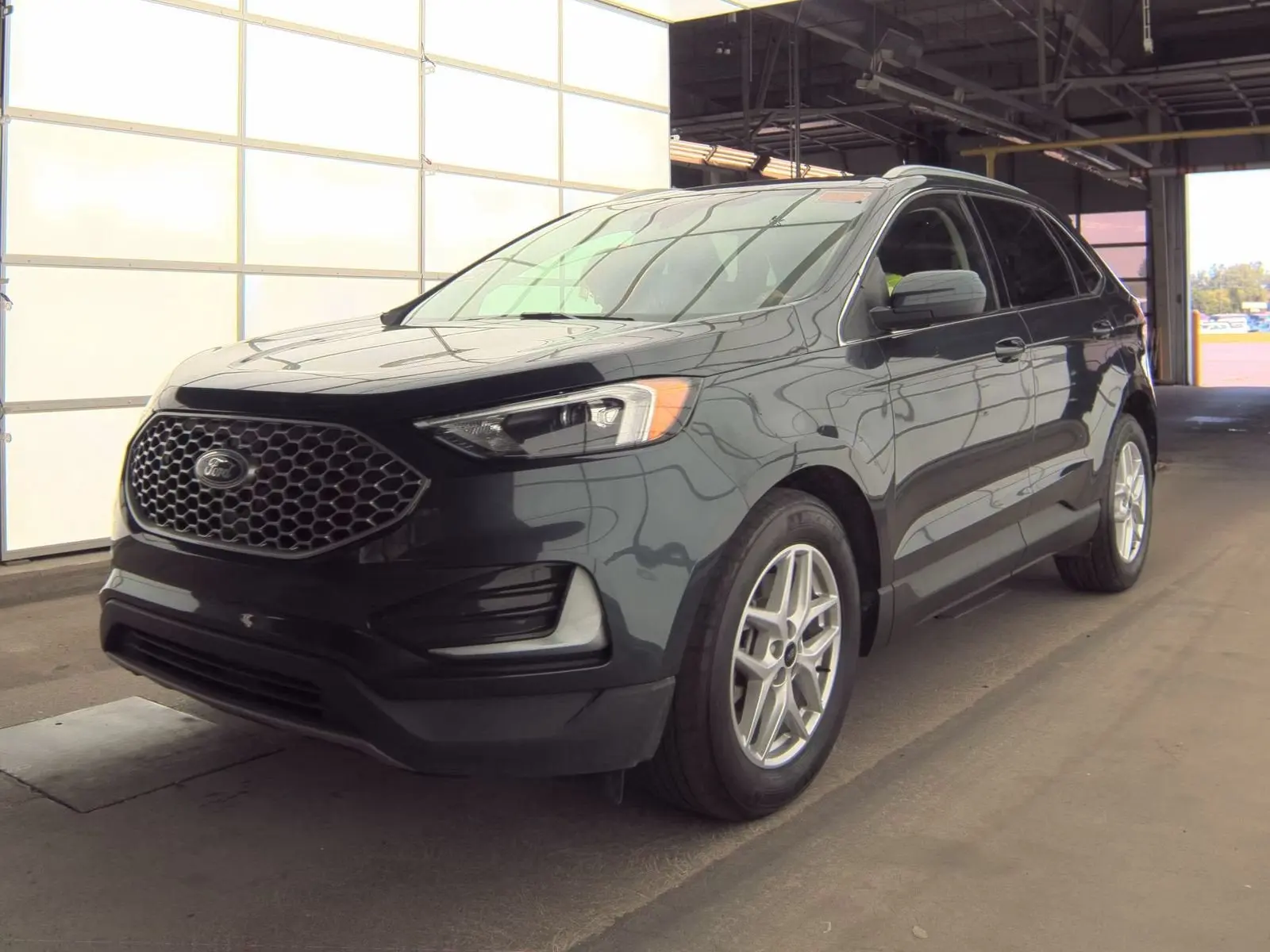 2023 Ford Edge SEL AWD photo 4