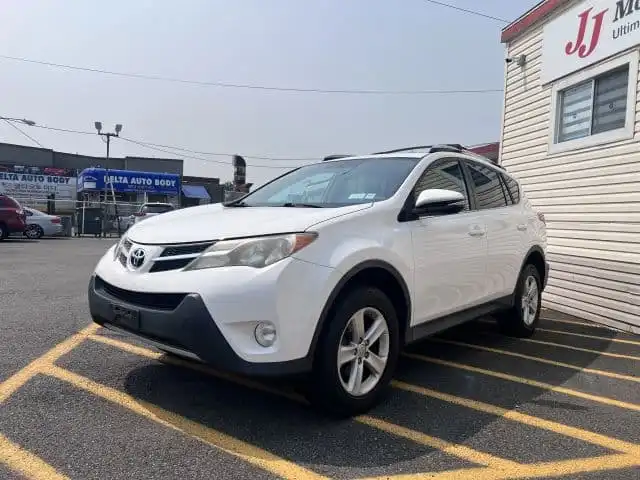 2014 Toyota RAV4 XLE AWD's photo