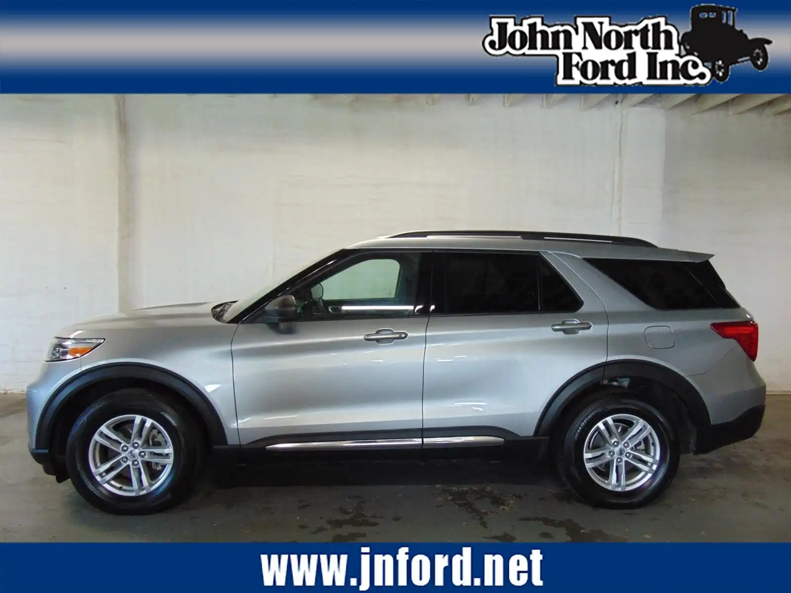 2023 Ford Explorer XLT 4WD's photo