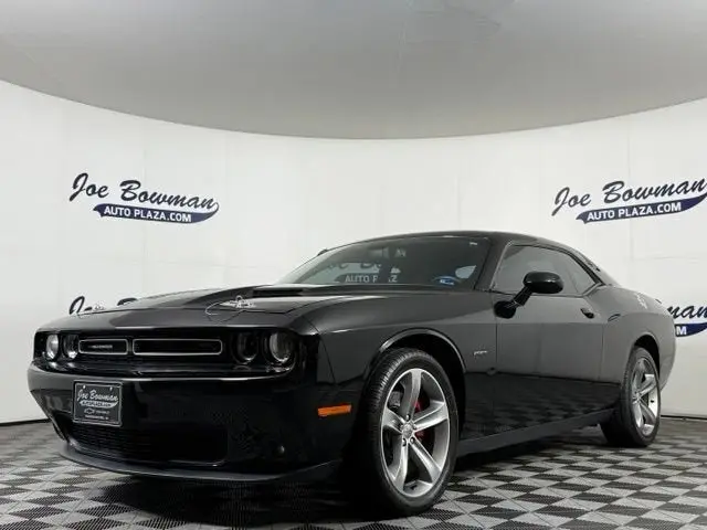 2015 Dodge Challenger R/T photo 3