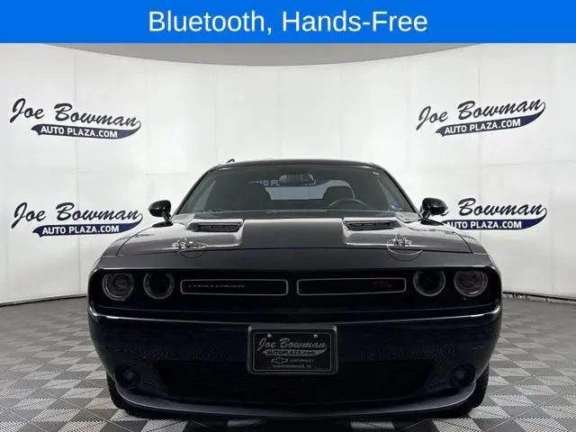 2015 Dodge Challenger R/T photo 4