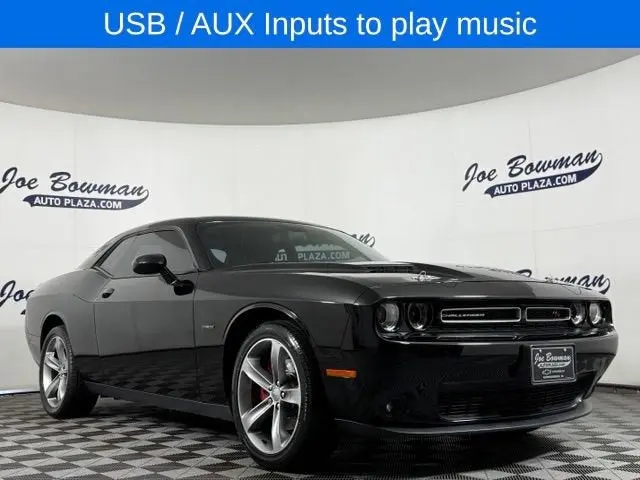 2015 Dodge Challenger R/T photo 5