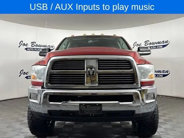 2010 RAM 2500 SLT 4X4 Mega Cab photo 4