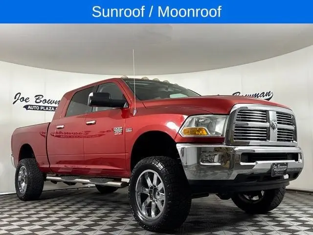2010 RAM 2500 SLT 4X4 Mega Cab photo 5