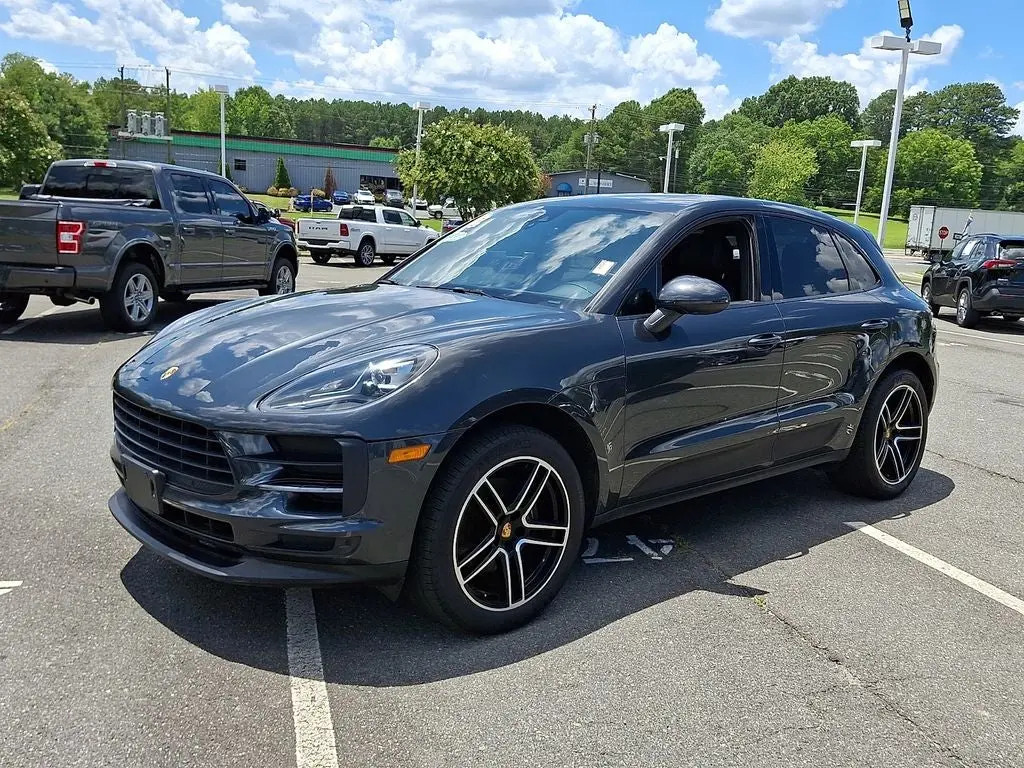 2020 Porsche Macan Base photo 3