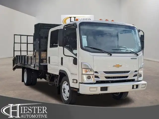 2026 Chevrolet Low Cab Forward 4500 Gas 176" WB Crew Cab's photo