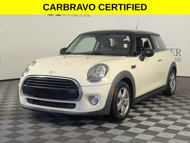 2017 MINI Cooper Base photo 4