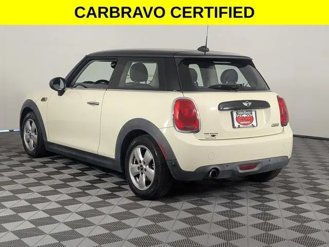 2017 MINI Cooper Base photo 5