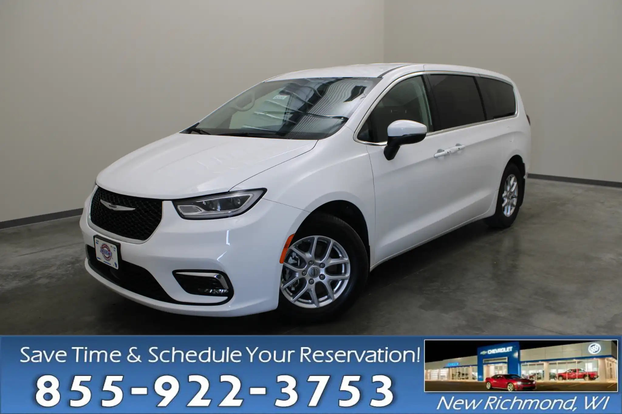 2023 Chrysler Pacifica Touring L's photo