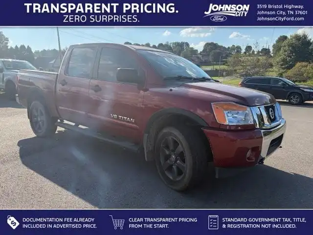 2015 Nissan Titan SV 4WD Crew Cab SWB's photo